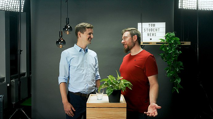 Alexander Braun und Stefan Kögler im Gespräch im Aufnahmestudio von ProLehre