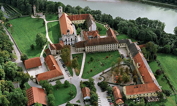 Das Kloster Raitenhaslach an der Salzach wird neuer Akademiestandort der TUM - Bild: Wolfgang Hopfgartner / Stadt Burghausen