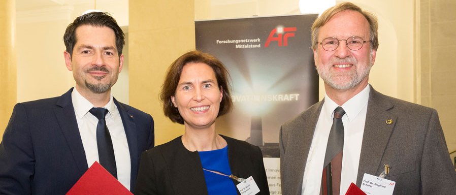 Prof. Thomas Hofmann (l.), Prof. Siegfried Scherer und ihre Wiener Projektpartnerin Prof. Monika Ehling-Schulz wurden für die „Cereulid-Tool-Box“ ausgezeichnet.
