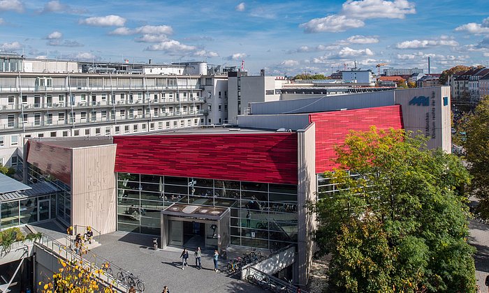 Blick auf das Universitätsklinikum rechts der Isar