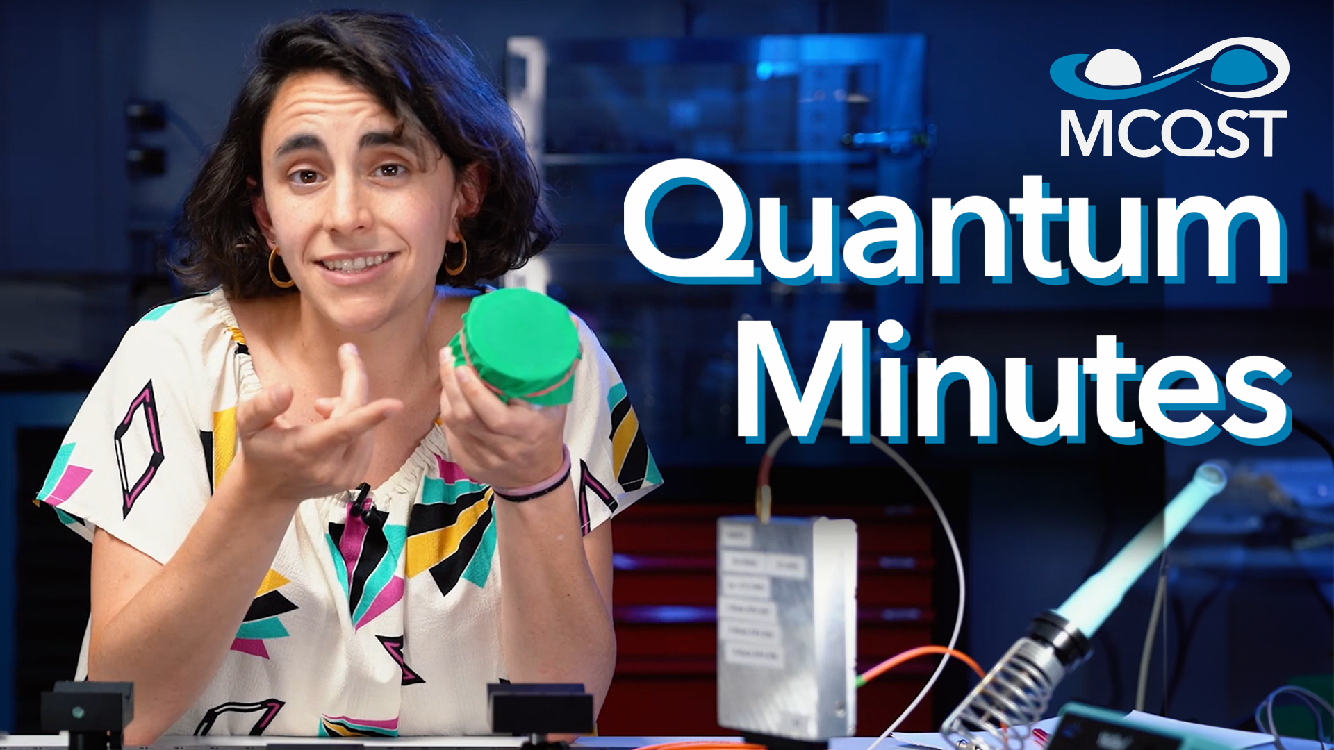 des Exzellenzclusters MCQST (abgebildet ist Dr. Irene Sanchez Arribas vom TUM-Lehrstuhl für Nano- und Quantensensorik)Teaserbild für die Videoserie "Quantum Minutes" 