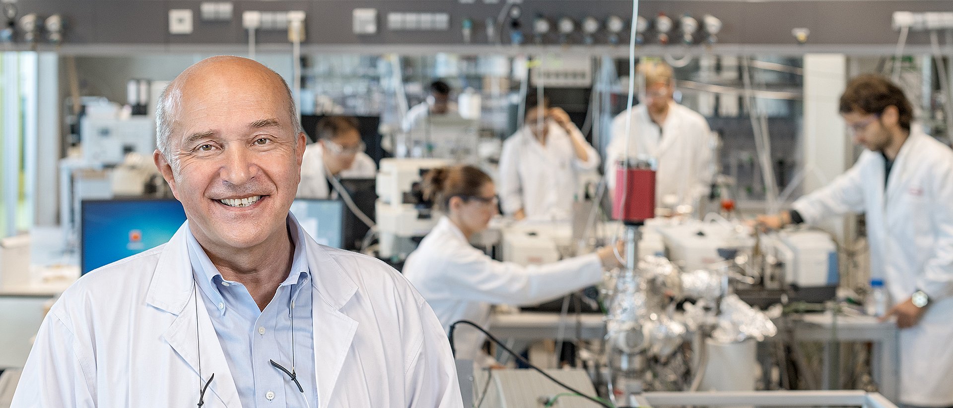 Prof. Lercher in seinem Labor in der Fakultät für Chemie der Technischen Universität München.