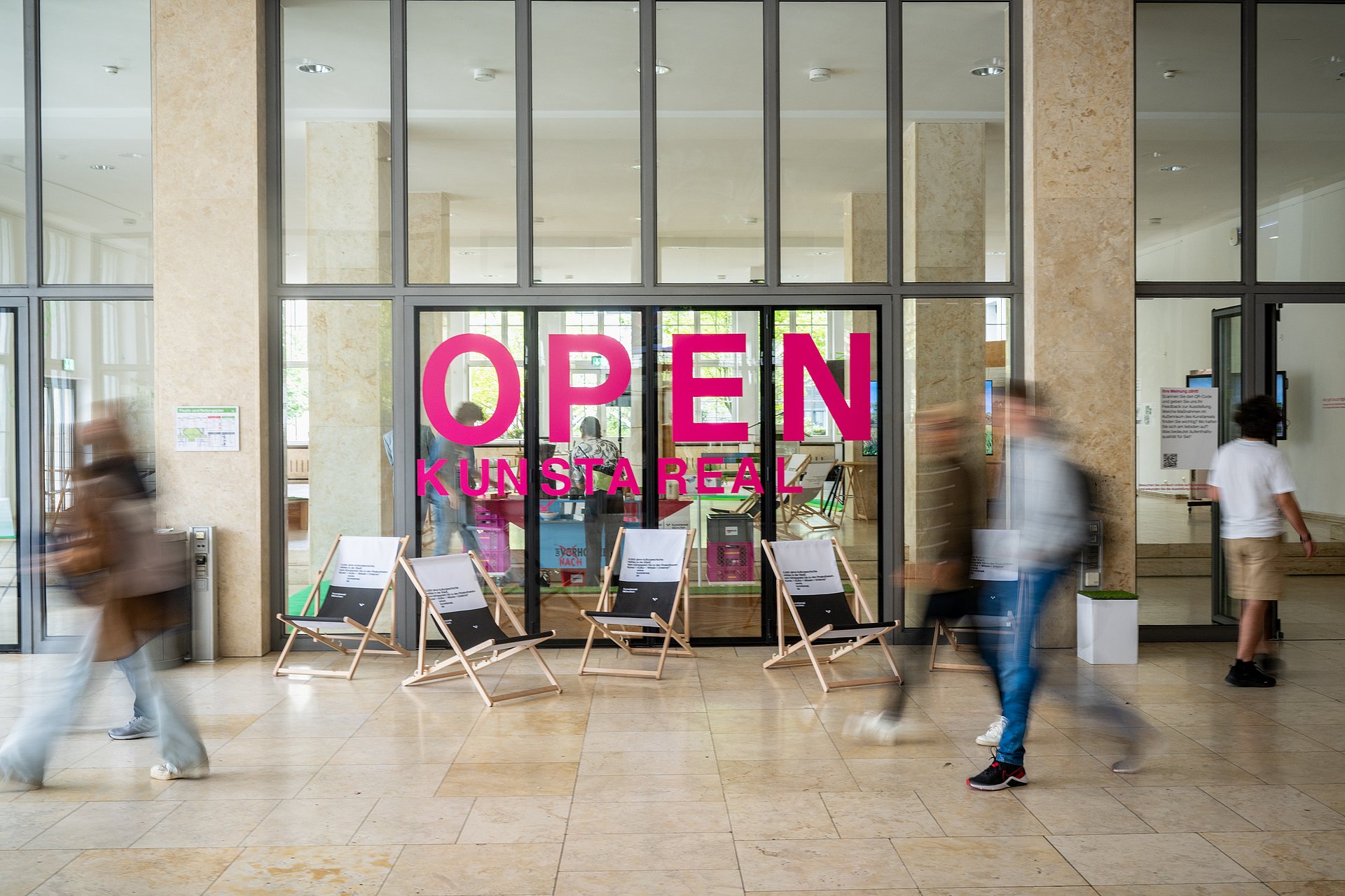 Am 23.7.2023 wurde in der Immatrikulationshalle der TUM an der Münchner Archisstraße die Ausstellung zum Gestaltungswettbewerb "Open Kunstareal" eröffnet-