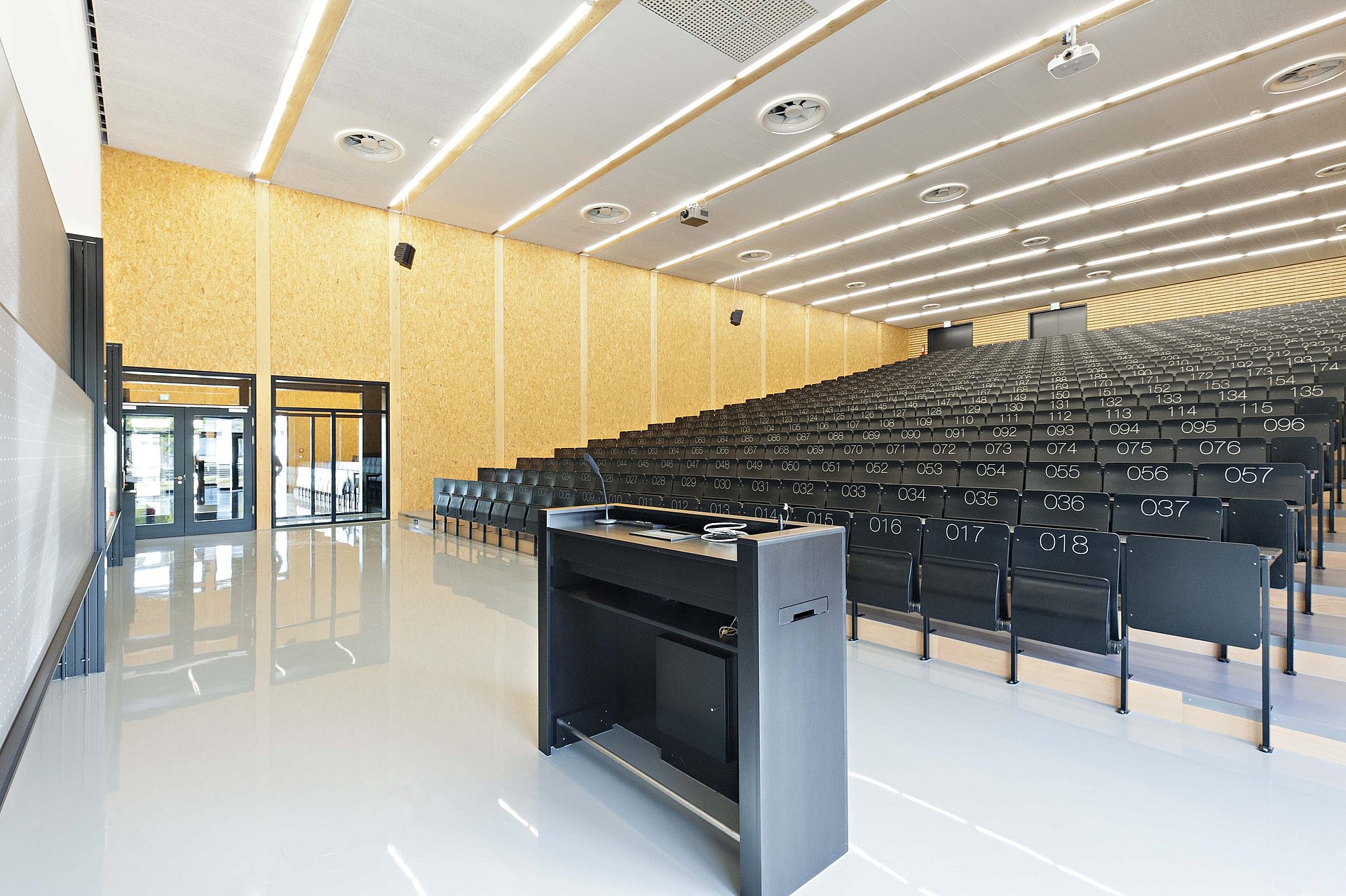 Gebäude Interimshörsaal TUM Gebäude Interimshörsaal TUM
