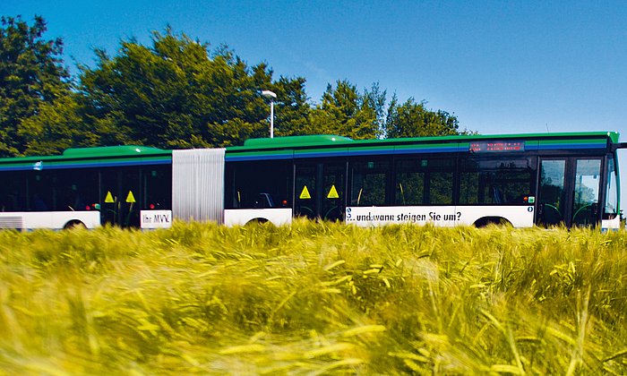 The express bus line X660 connects the Garching research campus directly with the TUM Freising campus. 