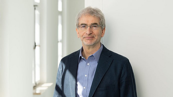 Portrait photo of Prof. Dr. Senthold Asseng