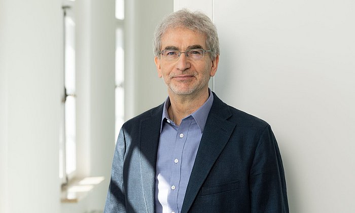 Porträtfoto von Prof. Dr. Senthold Asseng