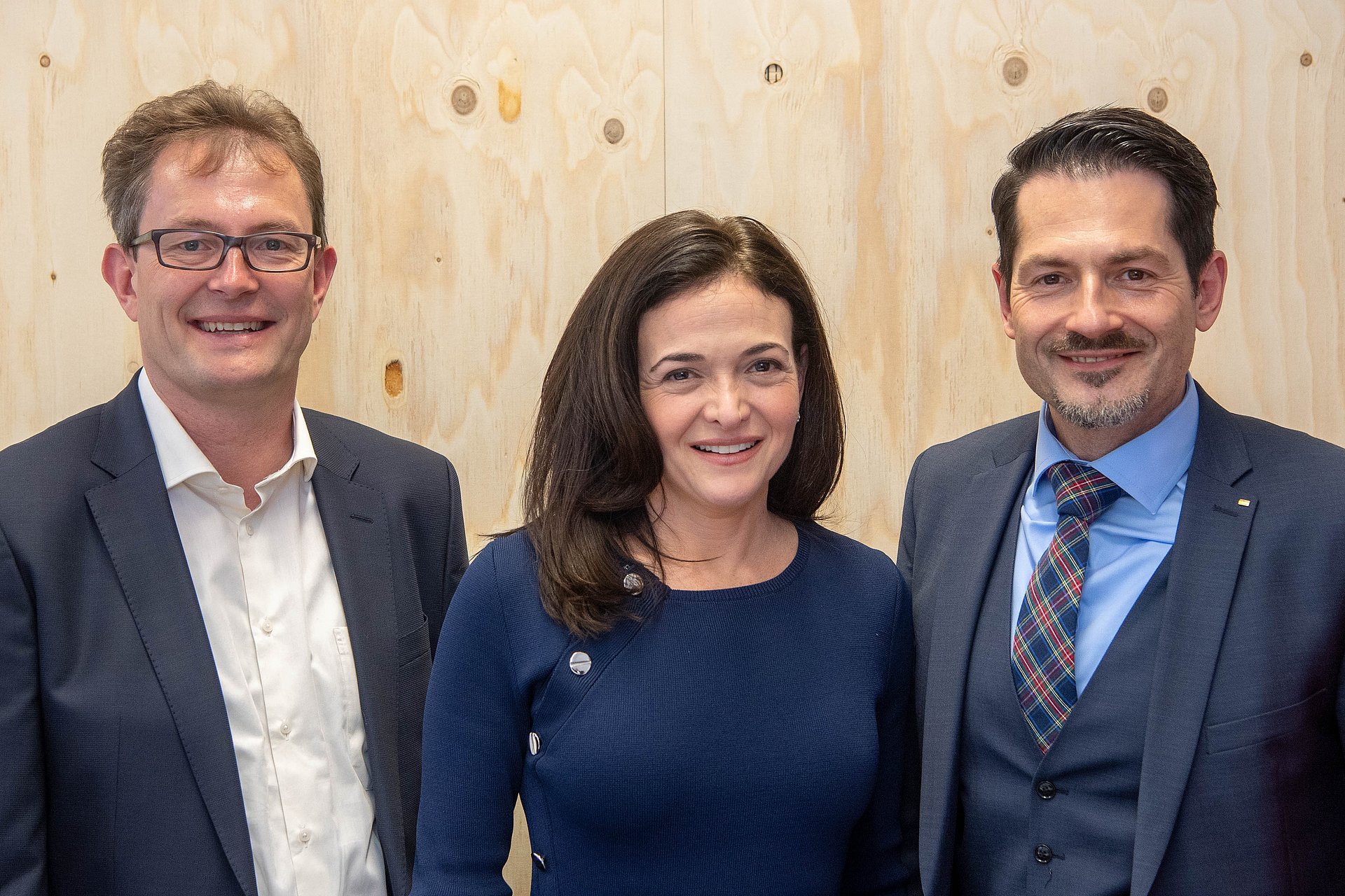 Facebook COO Sheryl Sandberg with TUM Vice President Prof. Thomas Hofmann and Project Coordinator Prof. Christoph Lütge at the "Digital-Life Design" conference. (Picture: Heddergott / TUM)