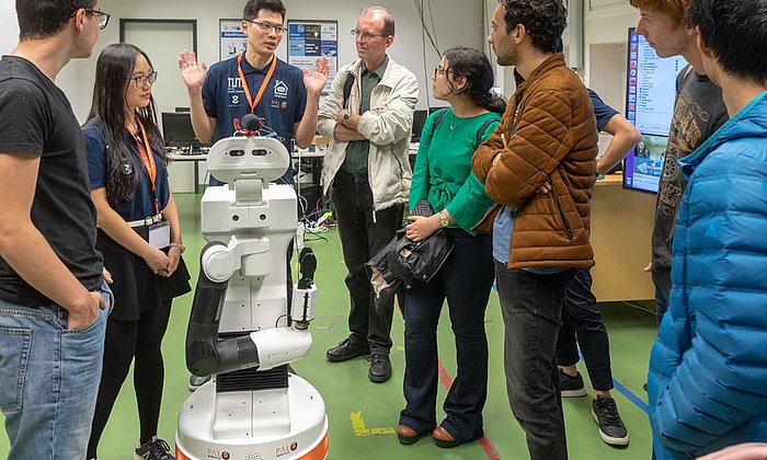 Technologies of the future attracted much attention on Open House Day. (Image: A. Heddergott / TUM)