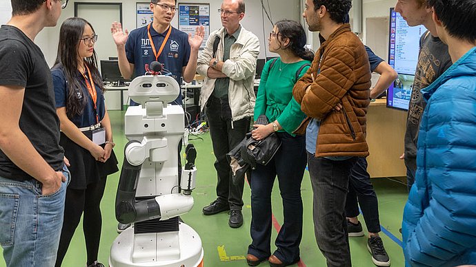 Technologies of the future attracted much attention on Open House Day. (Image: A. Heddergott / TUM)