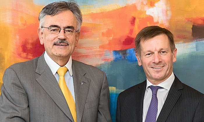 Prof. Wolfgang A. Herrmann und Dr. Martin Gall, Chief Technology Officer bei DRÄXLMAIER.