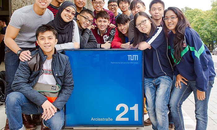 Studierende von TUM Asia zu Besuch auf dem Campus in München. (Bild: Heddergott/TUM)