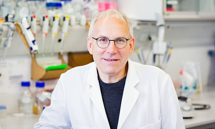 Portraitbild von Wilfried Schwab