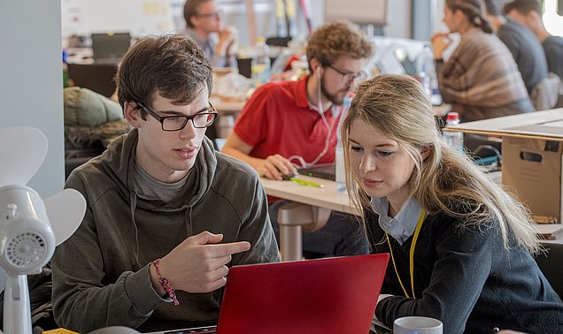 Teilnehmende am Hackathon "Think.Make.Start"