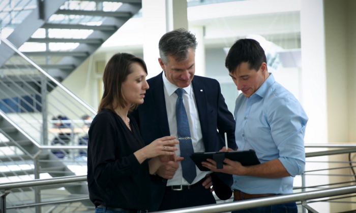 Dr. Alexandra Strasser, Prof. Karsten Stahl und Rudolf Motzet