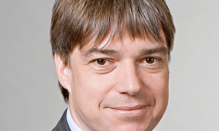 Professor Christian Pfleiderer erhält Max-Born-Preis.