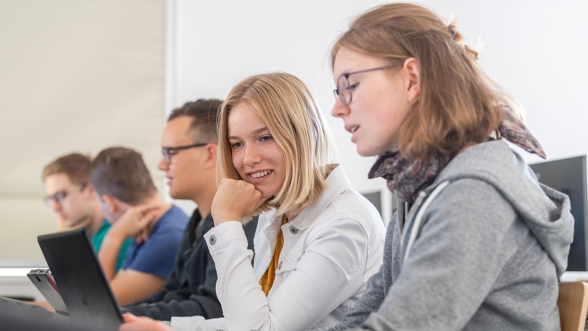 Studierende im Gespräch