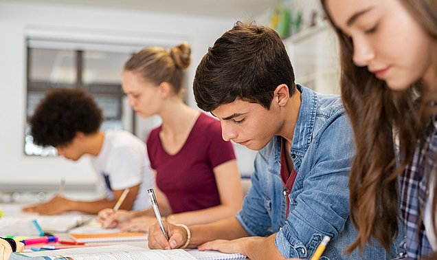 Schüler:innen im Unterricht