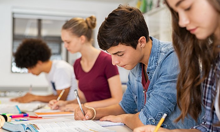 Schüler:innen im Unterricht