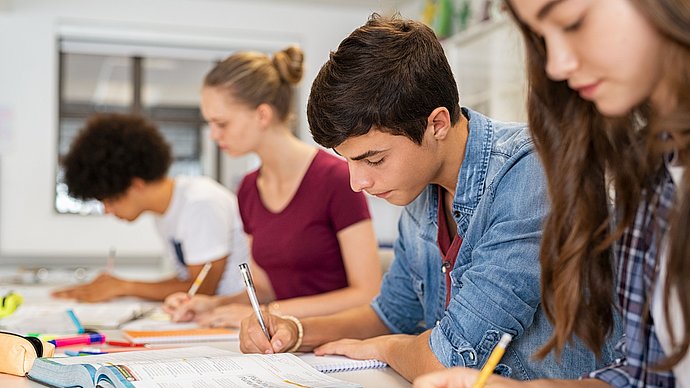 Schüler:innen im Unterricht