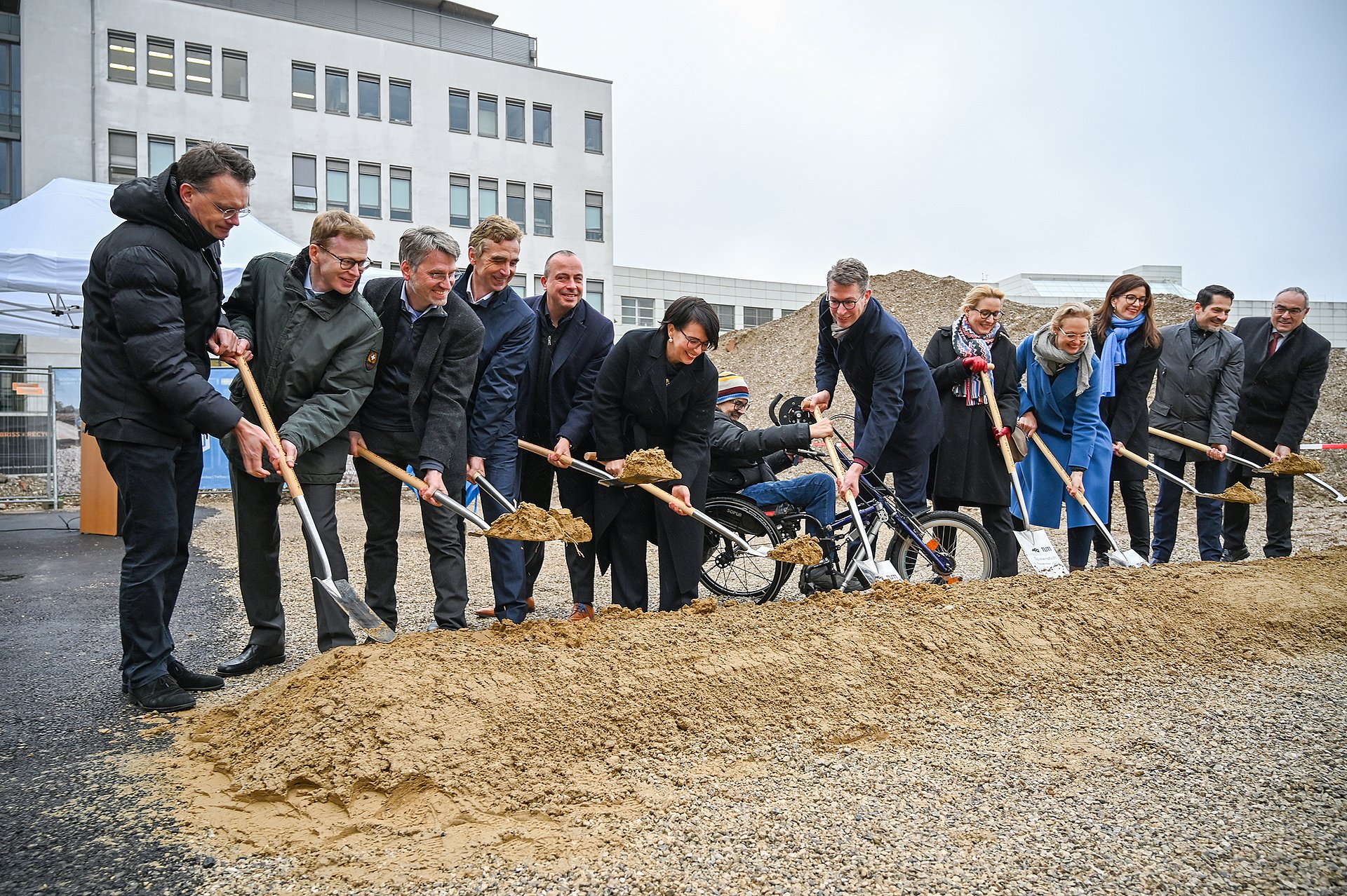 Spatenstich für den Neubau des Zentrum für Multiple Sklerose und Neurowissenschaften
