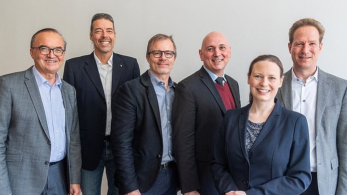 Group photo of the winners of the  Prize for Excellence in Teaching awarded by the Free State of Bavaria and TUM’s Certificates of Honor for Excellence in Teaching.