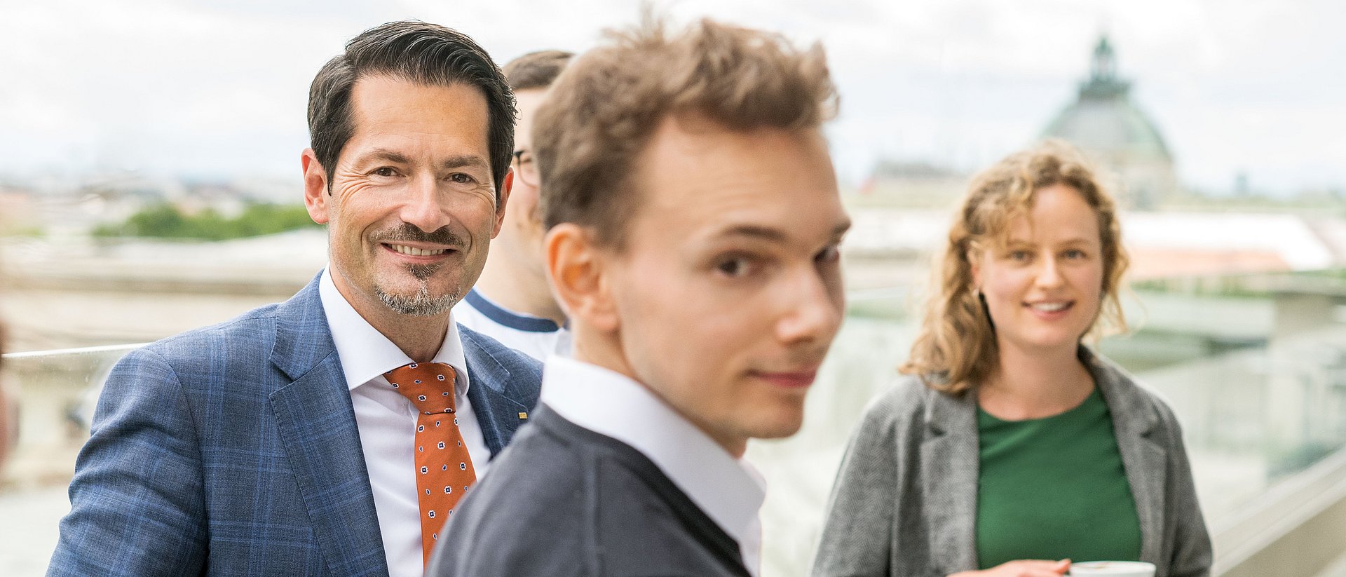 Um den persönlichen Austausch mit Studierenden zu forcieren, etablierte TUM-Präsident Thomas F. Hofmann (links) unter anderem den regelmäßigen Presidential Student Lunch.