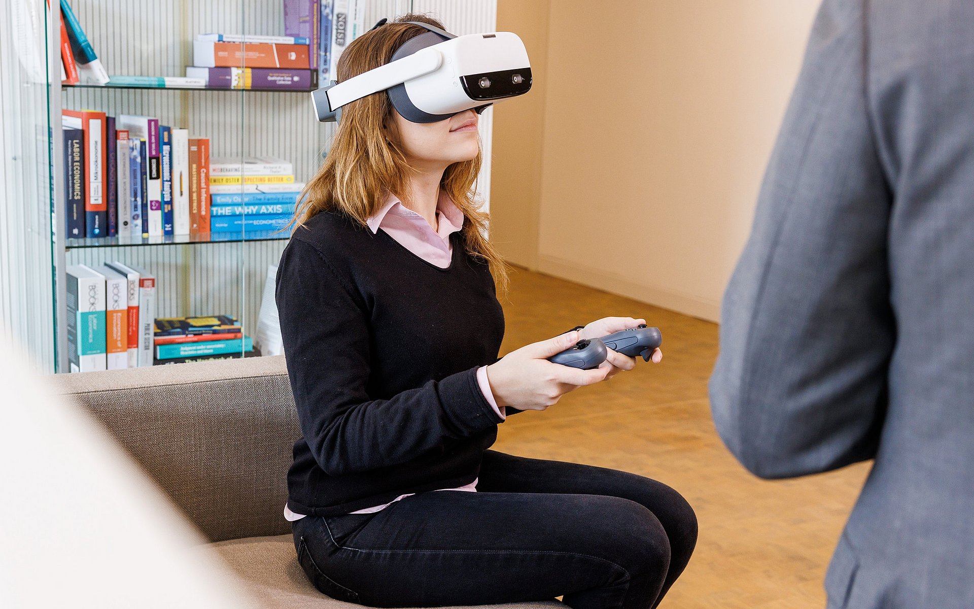 Student with virtual reality glasses