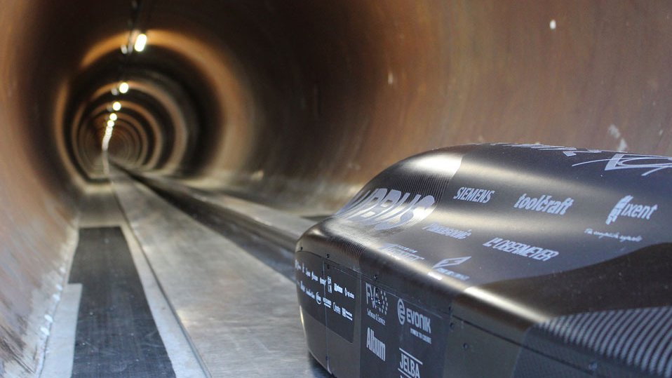 Der Prototyp des WARR-Hyperloop-Teams in der Teströhre in Los Angeles. (Bild: WARR Hyperloop Team) Der Prototyp des WARR-Hyperloop-Teams in der Teströhre in Los Angeles. (Bild: WARR Hyperloop Team)
