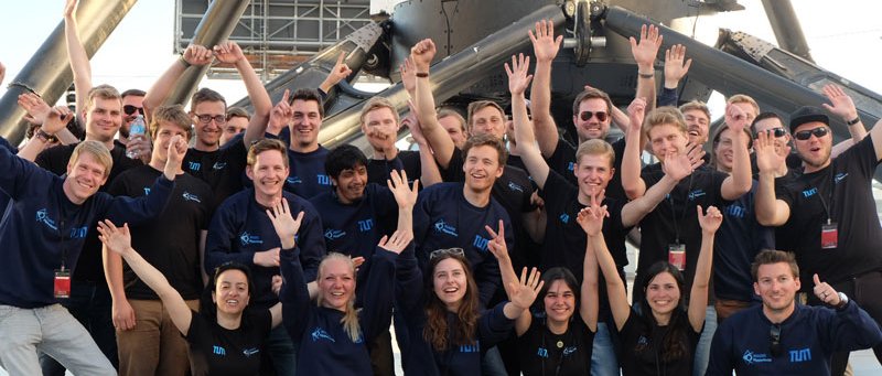 Sieg in Los Angeles: Das WARR Hyperloop Team der TUM. (Foto: Dolores Volkert/TUM)