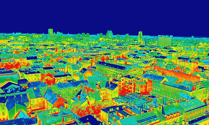 Das Bild zeigt die Stadt Zagreb, aufgenommen mit einer Wärmebildkamera.