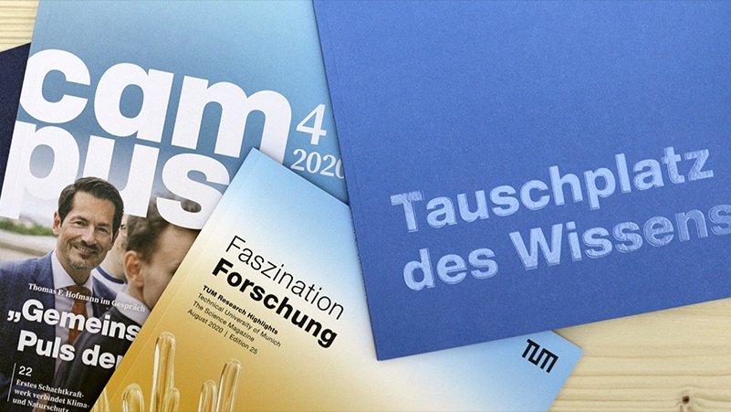 Auswahl aktueller Print-Magazine und Broschüren der Technischen Universität München (TUM)