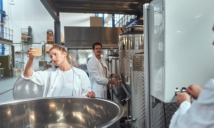 Employees of the start-up LikeLouis in the TUM Venture Lab Food-Agro-Biotech.