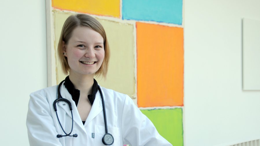 Eva Meisenzahl will Landärztin werden. Die TUM-Studentin ist Stipendiatin im BeLA-Programm. (Foto: Maren Willkomm)