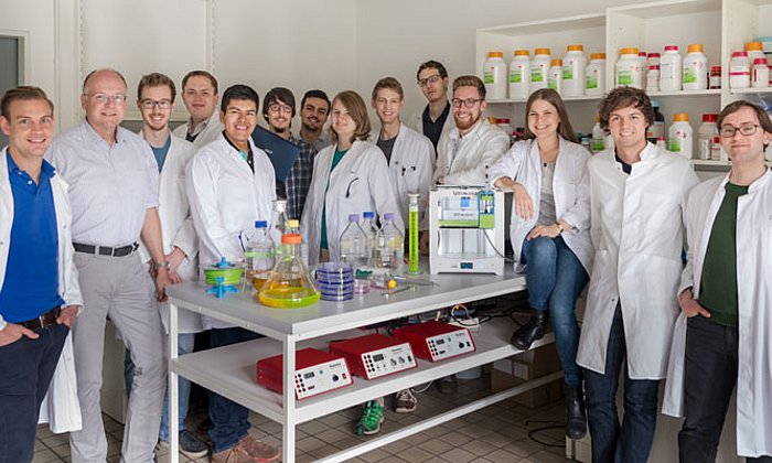 Unter den 300 Finalistenteams am iGEM-Wettbewerb waren in diesem Jahr zwölf deutsche Mannschaften, darunter dieses Team der TUM und LMU aus München. (Foto: TUM/ A. Heddergott)