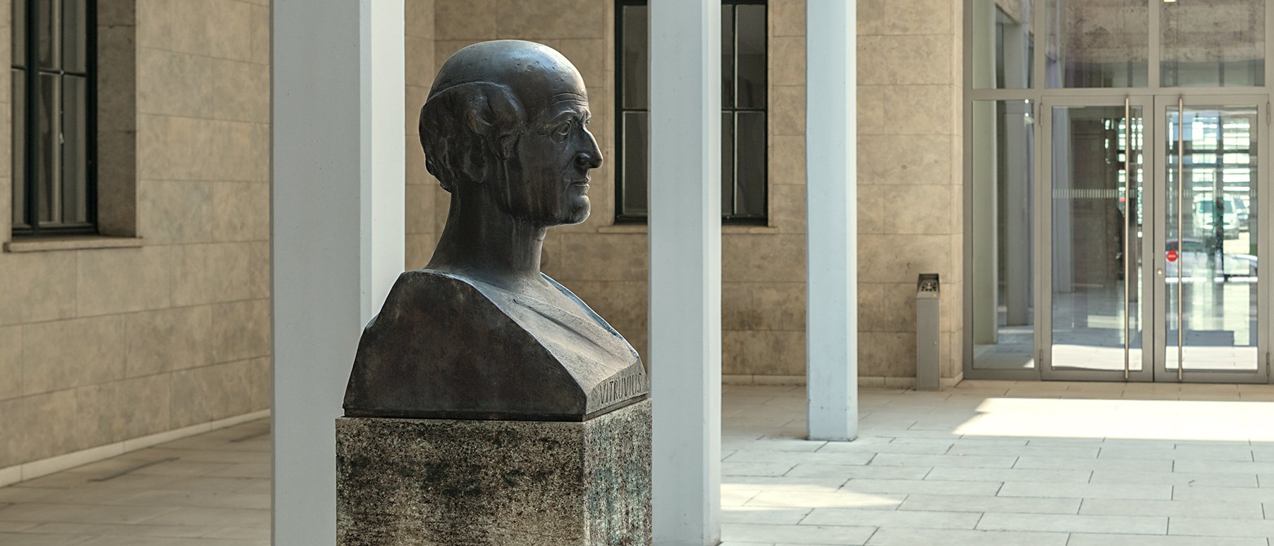 Bust at  TUM's main entrance.