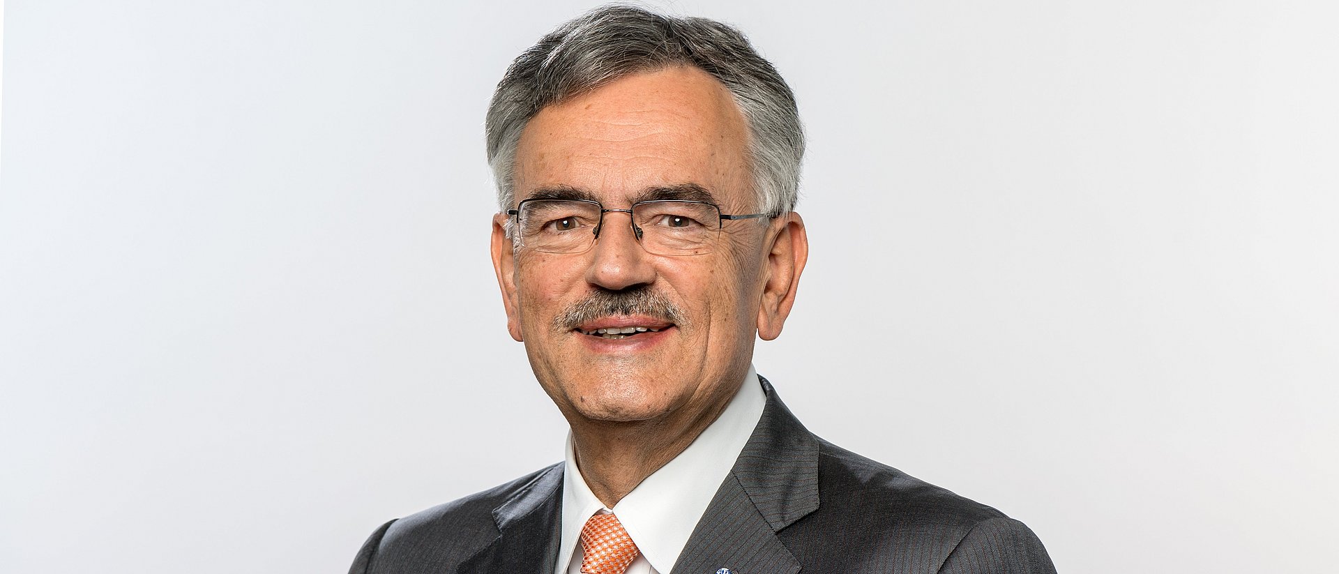 Präsident Emeritus Prof. Wolfgang A. Herrmann ist mit der Goldmedaille der DTU ausezeichnet worden. 