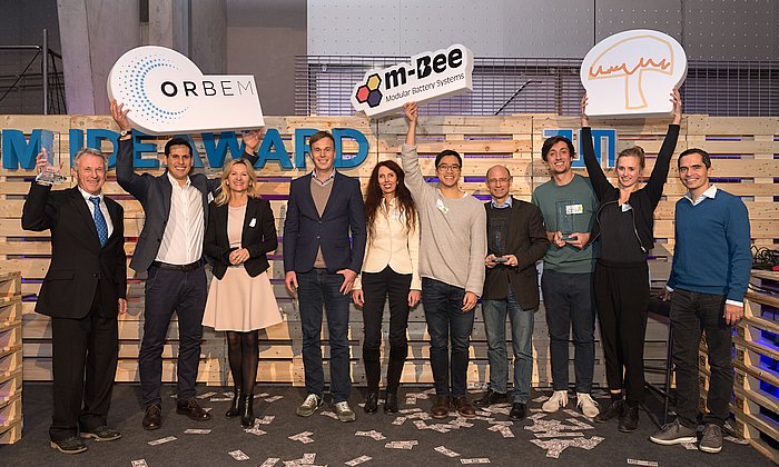 The winning teams of the TUM IdeAward 2018: ORBEM, m-Bee and Woodchicken. (Picture: U. Benz /TUM)