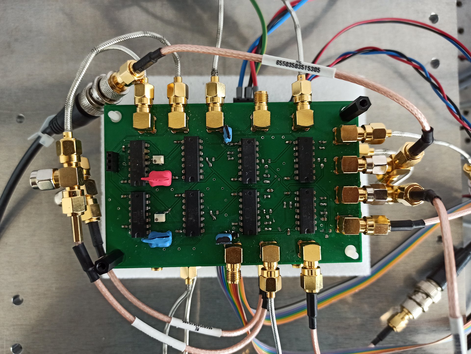 Electronic implementation of parametric amplification