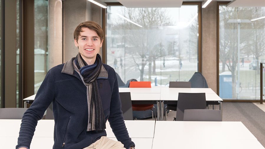 Ist sehr gespannt, wie das neue StudiTUM-Haus in Garching angenommen wird: Paul Maroldt, der den Bau mitkonzipiert hat. (Foto: Uli Benz)