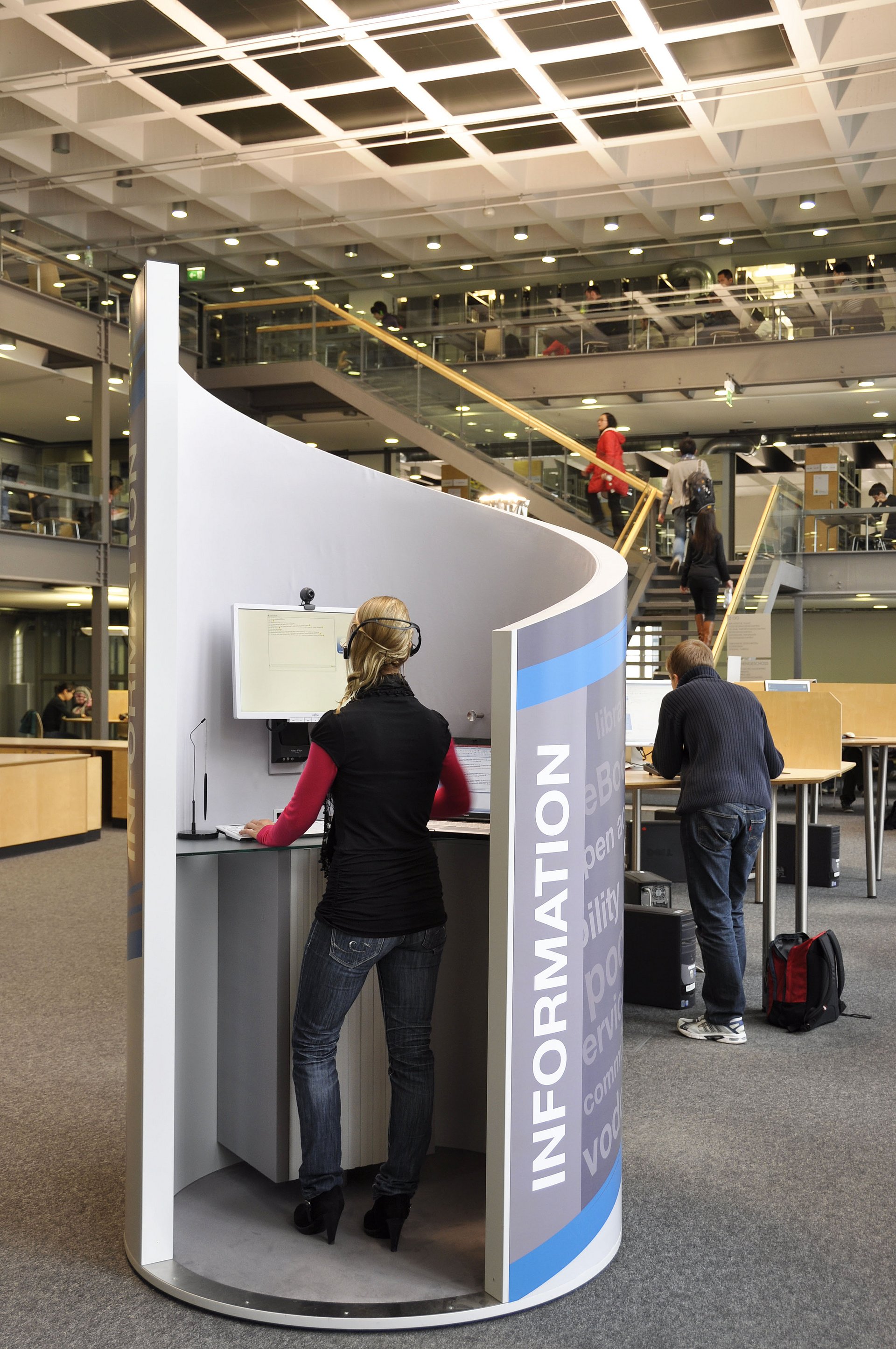 Infosäule in der UB Infosäule in der UB