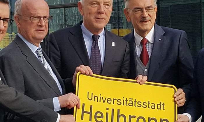 Reinhold R. Geilsdörfer und Peter Frankenberg von der Dieter Schwarz Stiftung, der Heilbronner Oberbürgermeister Harry Mergel, TUM-Präsident Wolfgang A. Herrmann und Dekan Gunther Friedl