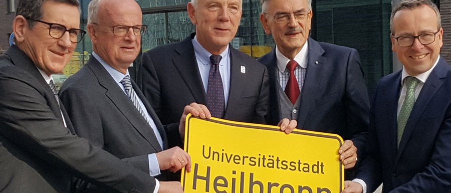 Reinhold R. Geilsdörfer und Peter Frankenberg von der Dieter Schwarz Stiftung, der Heilbronner Oberbürgermeister Harry Mergel, TUM-Präsident Wolfgang A. Herrmann und Dekan Gunther Friedl