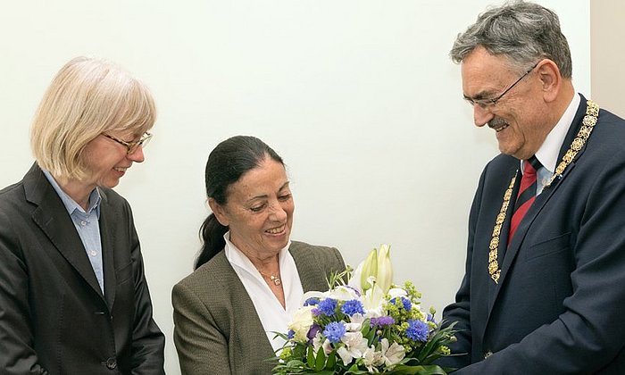 Von links: Prof. Renée Lampe, Carmen Würth und TUM-Präsident Prof. Wolfgang A. Herrmann.
