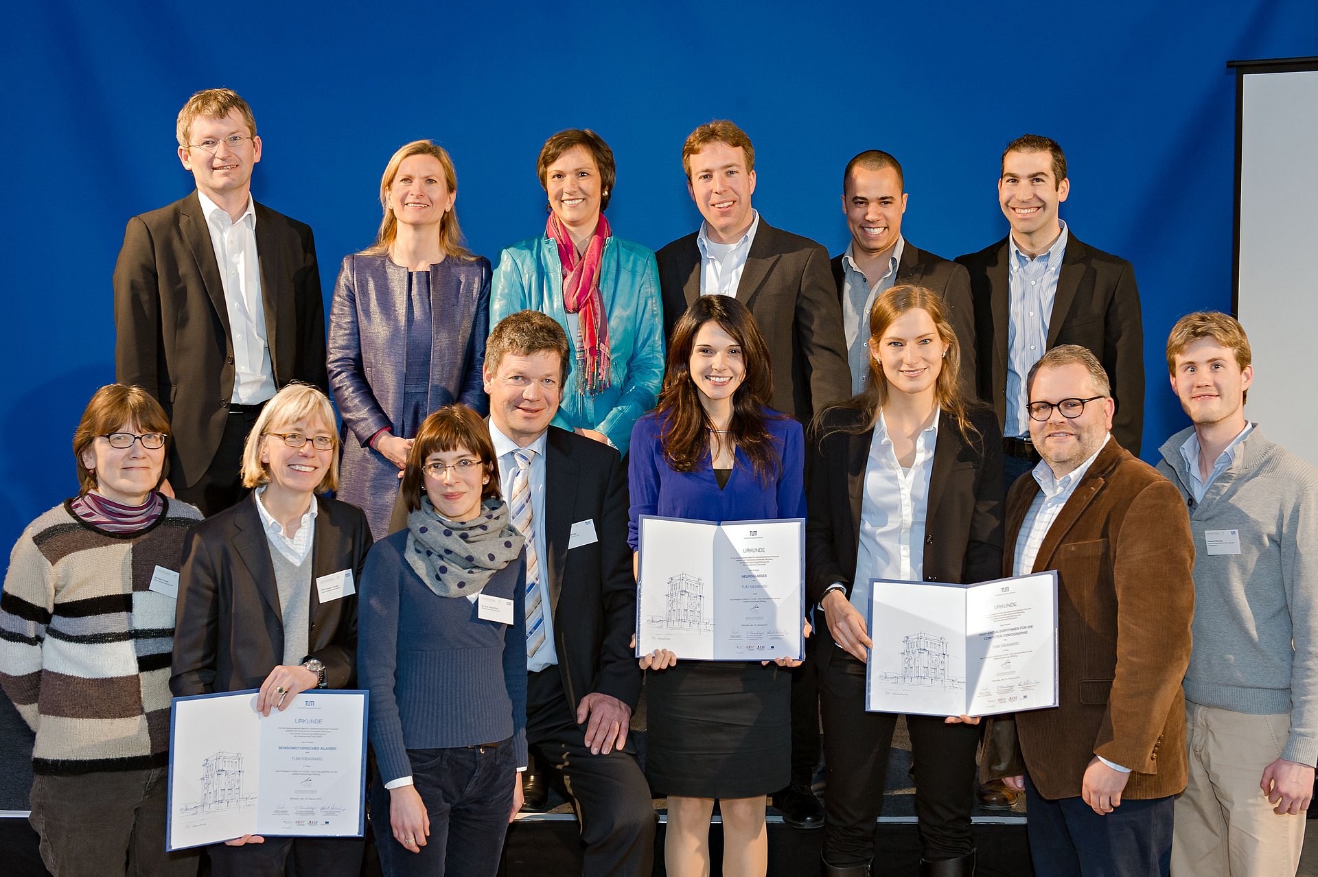 Gewinner und Jury des TUM IdeAward 2014 bei der Preisverleihung am 19.02.2015 (Foto: A. Heddergott / TUM)