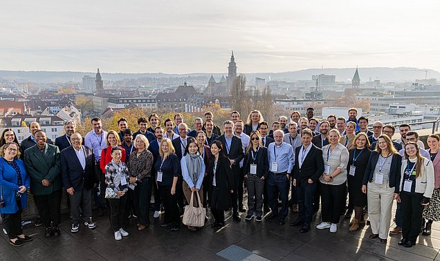 Teilnehmerinnen und Teilnehmer des Global Technology Forums am TUM Campus Heilbronn.