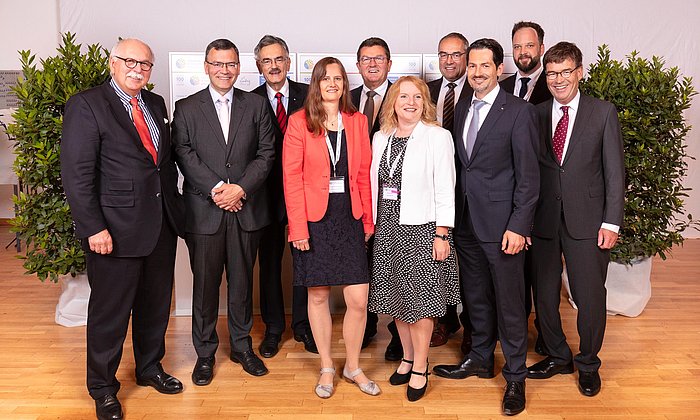 Left to right: Prof. Matthias Kleiner, President of the Leibniz Association, Bavarian State Minister Dr. Florian Herrmann, TUM's President Prof. Wolfgang A. Herrmann, Prof. Monika Pischetsrieder, Bavarian State Minister Franz Josef Pschierer, Gabriele Seiche, Albert Berger, TUM's Senior Executive Vice President – Human  Resources, Administration and Finance, Prof. Thomas Hofmann, Tobias Eschenbacher, Mayor of Freising, MD Dr. Bernhard Schwab.