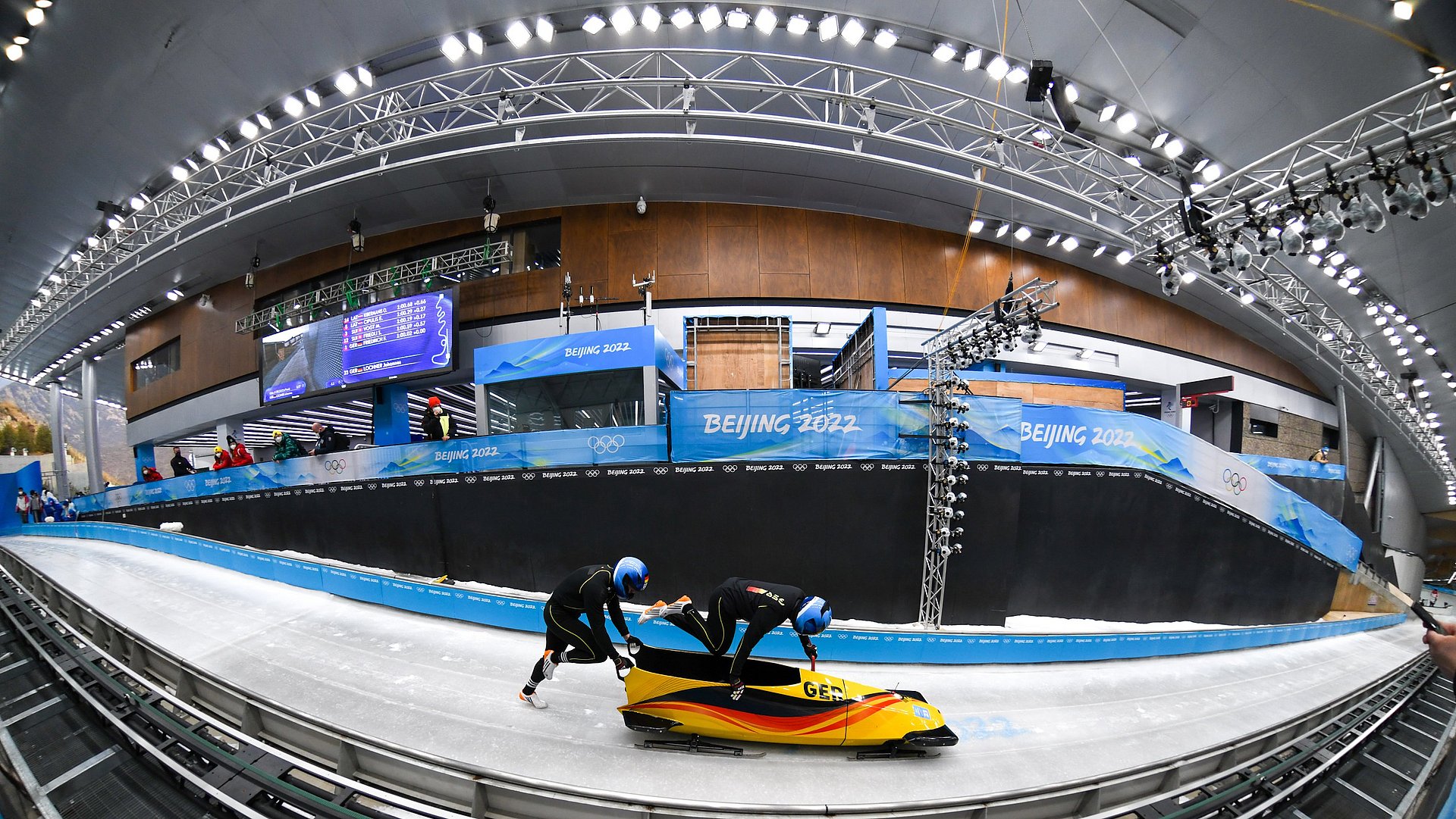 Florian Bauer and Johannes Lochner at the Olympic Games in Beijing 2022. 