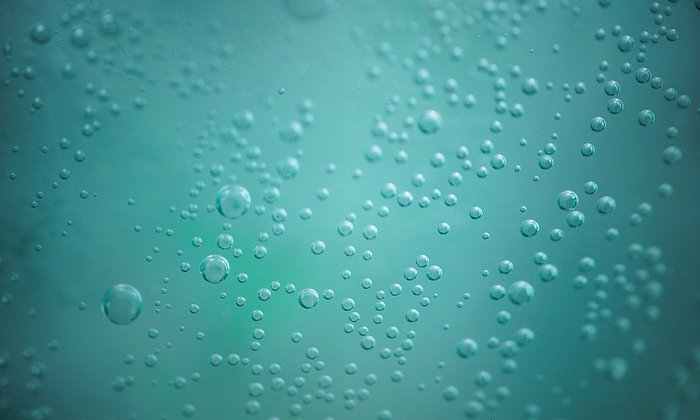 The picture shows air bubbles in water.