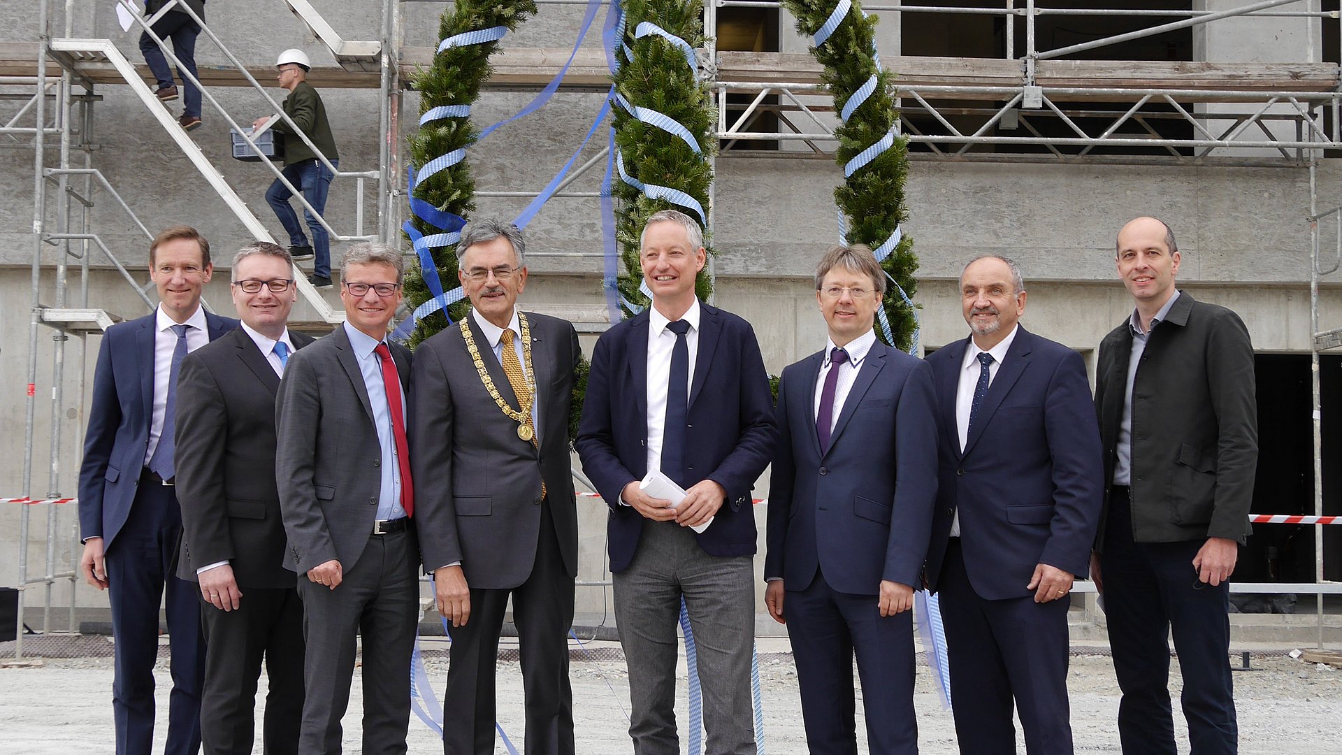 Topping-out ceremony at the Straubing campus 